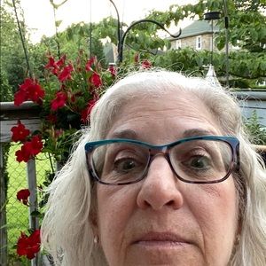 Meet your Posher, Deborah